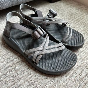 CHACO WOMENS 9 SANDALS LIGHT BLUE/GREY STRAPS VIBRAM SOLE